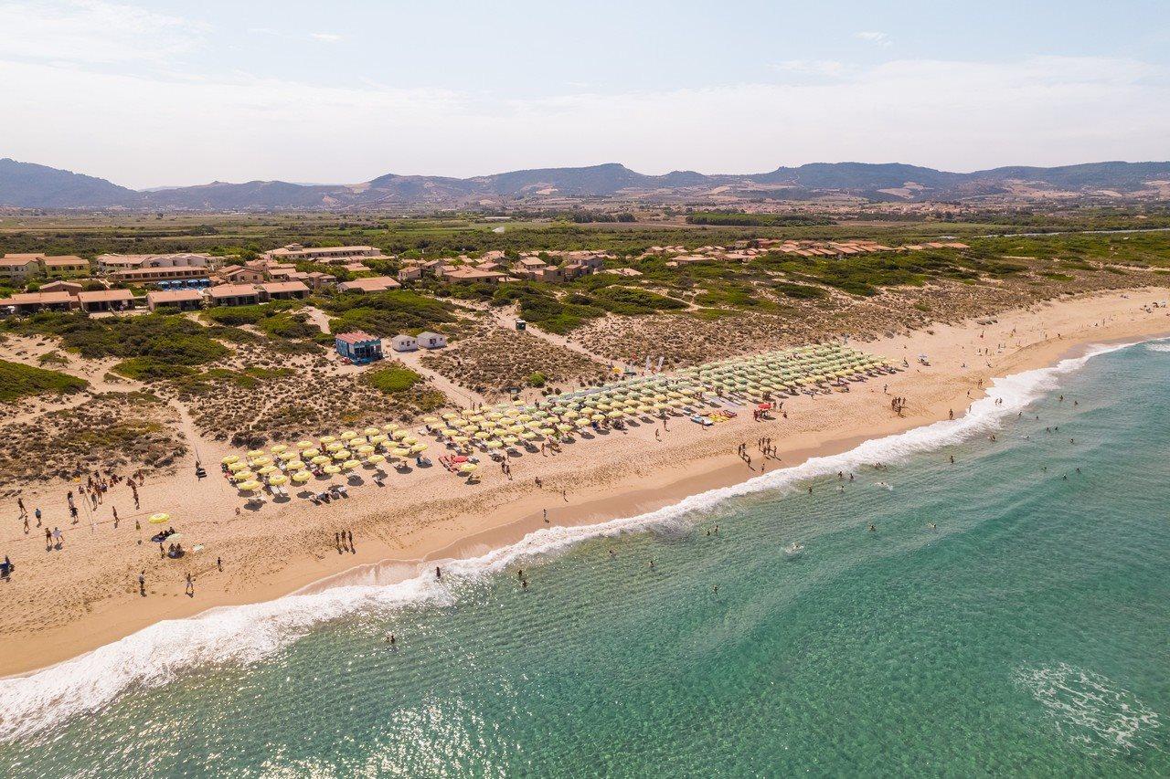 Baia Delle Mimose Aparthotel Badesi Bagian luar foto