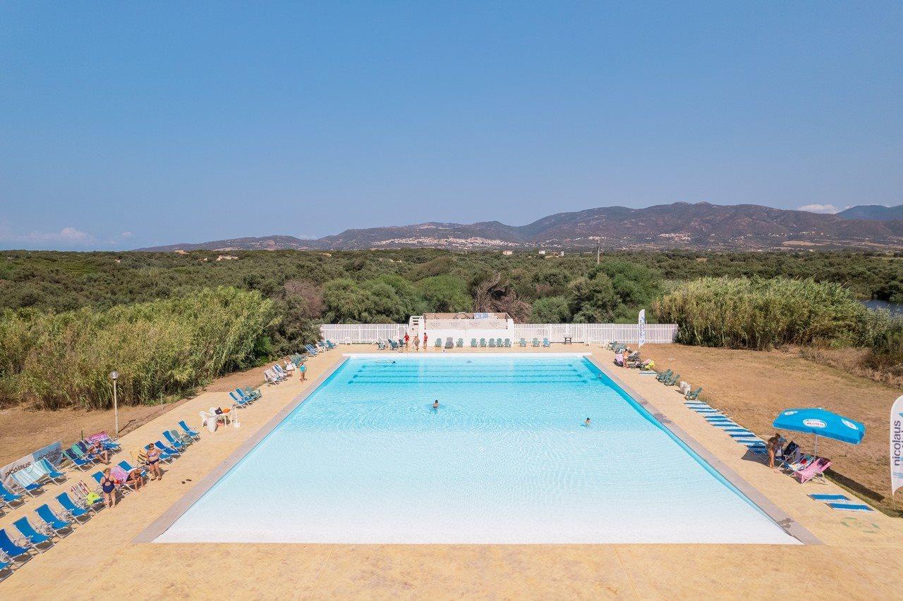 Baia Delle Mimose Aparthotel Badesi Bagian luar foto
